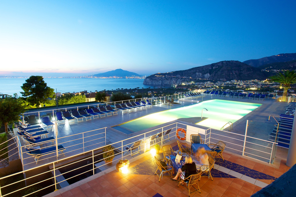 Art Hotel Gran Paradiso 2013 Pool area at sunset